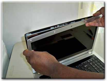Замена экрана ноутбука Samsung в Мытищах